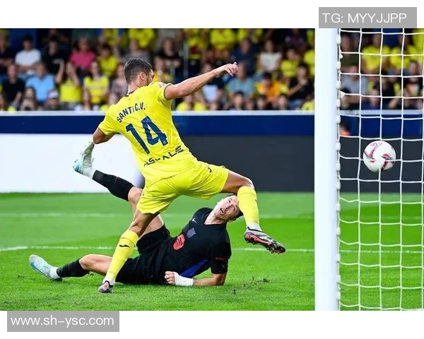 中国与巴西足球友谊赛激战成平局双方实力相当展现精彩对决 中国与巴西足球友谊赛激战成平局双方实力相当展现精彩对决