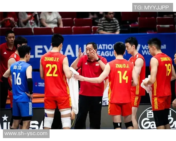 中国男排与俄罗斯男排激战正酣争夺世界排球赛荣耀之巅