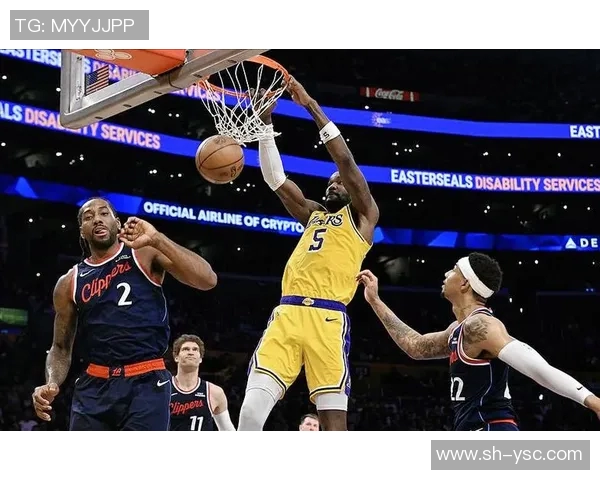 湖人对决快船狗爷的精彩较量揭示洛杉矶篮球的激情与荣耀 湖人对决快船狗爷的精彩较量揭示洛杉矶篮球的激情与荣耀